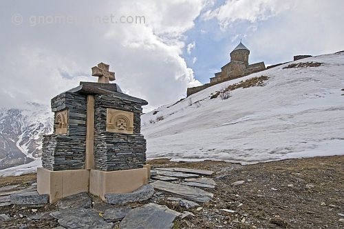 Christian shrine marks the footpath to the Tsminda Sameba Monastery.