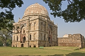 The Bara Gumbad tomb was built during the Lodi period (1421-1526).