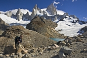 Trekker climbs to the Fitzroy Mountains in the Parque Nacional Los Glaciares.