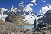 Trekkers view the Fitzroy Mountains in the Parque Nacional Los Glaciares.
