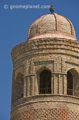 The 50m high 11th Century Uzgen Minaret is one of the few Karakhanid buildings that remain in Ozgon.