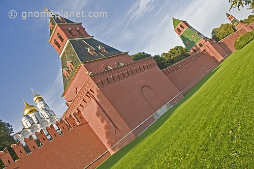 Golden domes of the Annunciation Cathedral and the red walls of the Kremlin.