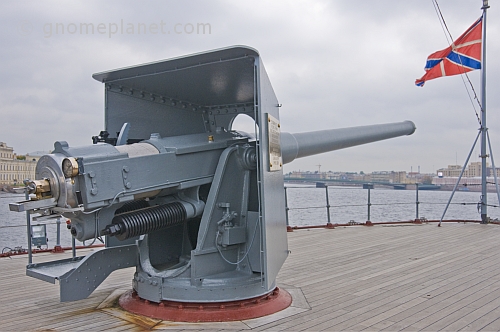 The naval gun on the Cruiser Aurora that fired the first shot of the Russian Revolution.