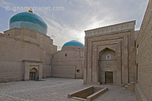 The Necropolis of Pahlavan-Mahmud, and the Aq Mosque.