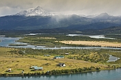 Mountains and lakes in the Parque Nacional Los Glaciares.